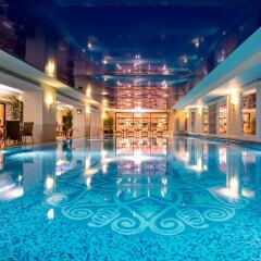 Гостиница Rixos Almaty бассейн