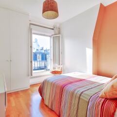 Апартаменты Charming parisian Apartment - Monge комната для гостей фото 3