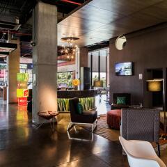 Отель Aloft Guadalajara Мексика, Гвадалахара - отзывы, цены и фото номеров - забронировать отель Aloft Guadalajara онлайн гостиничный бар