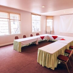 Отель The Bedford Regency Hotel Канада, Виктория - отзывы, цены и фото номеров - забронировать отель The Bedford Regency Hotel онлайн помещение для мероприятий