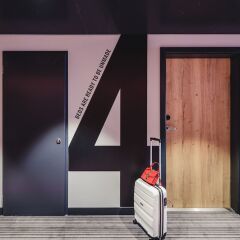 Отель Moxy Poznan Airport Польша, Познань - отзывы, цены и фото номеров - забронировать отель Moxy Poznan Airport онлайн интерьер отеля фото 2