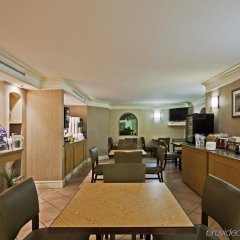 La Quinta Inn by Wyndham Tampa Bay Airport in Tampa, United States of America from 127$, photos, reviews - zenhotels.com meals photo 2