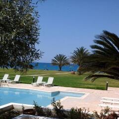 Natura Beach Hotel and Villas бассейн фото 3