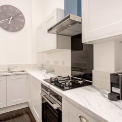 Отель Luxury 4-bedroom Townhouse in Prestigious West End Глазго в номере