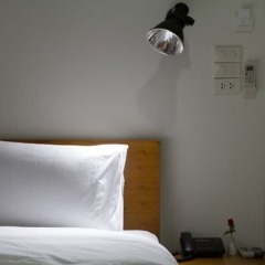Отель The NooK сейф в номере
