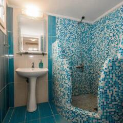 Отель Honeymoon Beach Hotel Греция, Остров Санторини - отзывы, цены и фото номеров - забронировать отель Honeymoon Beach Hotel онлайн ванная фото 2