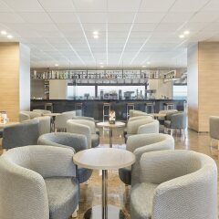 Отель Best Complejo Negresco Испания, Салоу - 8 отзывов об отеле, цены и фото номеров - забронировать отель Best Complejo Negresco онлайн гостиничный бар