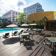 Отель Holiday Inn Bangkok Silom бассейн