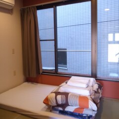 Отель Khaosan Fukuoka Annex Хаката комната для гостей фото 5