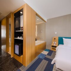 Отель Quinter Central Nha Trang Вьетнам, Нячанг - отзывы, цены и фото номеров - забронировать отель Quinter Central Nha Trang онлайн комната для гостей фото 2