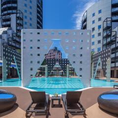 Отель Residential Suites Fukuoka Фукуока бассейн