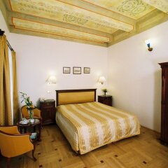 Elite Hotel Прага сейф в номере