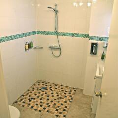 Отель Crompton Guest House сауна