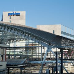 Отель Park Inn by Radisson Leuven Бельгия, Лёвен - 1 отзыв об отеле, цены и фото номеров - забронировать отель Park Inn by Radisson Leuven онлайн городской автобус