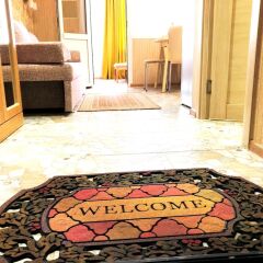 Апартаменты Apartment on Volzhskaya 32 Green Area 11 Сочи комната для гостей