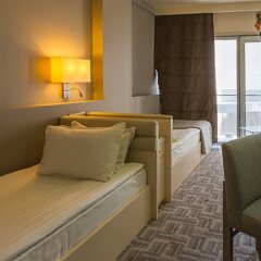 The Peak Hotel комната для гостей