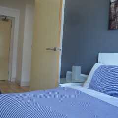 Апартаменты 2 Bedroom Apartment With Balcony Overlooking River комната для гостей фото 3