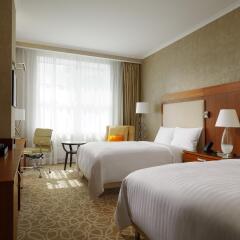 Гостиница Marriott Novy Arbat 5* Улучшенный номер с разными типами кроватей фото 7