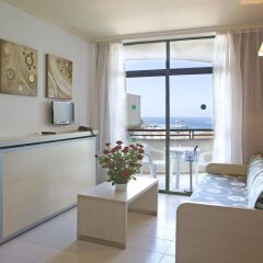 Отель LABRANDA Suites Costa Adeje Испания, Адехе - 3 отзыва об отеле, цены и фото номеров - забронировать отель LABRANDA Suites Costa Adeje онлайн удобства в номере фото 2