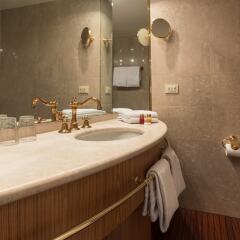 Отель OnRiver Hotels - MS Cezanne ванная фото 2