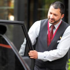 Отель Crowne Plaza Brussels - Le Palace городской автобус