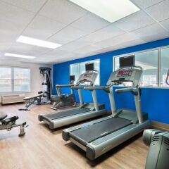 Отель Country Inn & Suites Columbus Airport-East фитнесс-зал фото 3