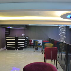 Отель Madi Otel Izmir гостиничный бар