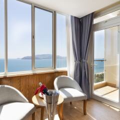 Отель Glory Hotel Nha Trang Вьетнам, Нячанг - отзывы, цены и фото номеров - забронировать отель Glory Hotel Nha Trang онлайн балкон