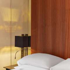 Le Metropolitan, a Tribute Portfolio Hotel, Paris сейф в номере
