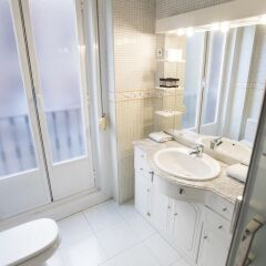 Отель Apartamento Catedral de la Almudena Испания, Мадрид - отзывы, цены и фото номеров - забронировать отель Apartamento Catedral de la Almudena онлайн ванная фото 2
