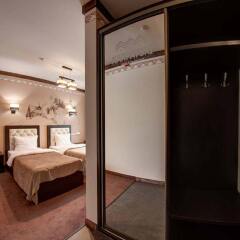 Karpatski Hotel & Restaurant сейф в номере