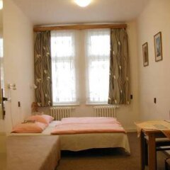 Отель Church Pension Praha - Husuv Dum комната для гостей фото 4