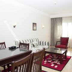 Апартаменты Pyramisa Sunset Pearl Apartments комната для гостей фото 5