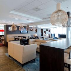 Отель Hampton by Hilton Amsterdam Airport Schiphol гостиничный бар