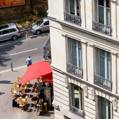 Отель Balcony Bliss steps from the Bois de Boulogne