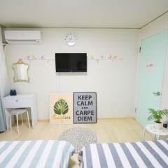 Отель Elly Guest House 1 удобства в номере фото 2