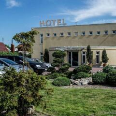 Henlex Hotel парковка