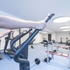 Отель JOYN Munich Olympic Мюнхен фитнесс-зал