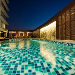 Отель The Duchess Hotel and Residences Таиланд, Бангкок - 2 отзыва об отеле, цены и фото номеров - забронировать отель The Duchess Hotel and Residences онлайн бассейн