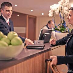 Отель Mercure Airport Hotel Berlin Tegel Германия, Берлин - 4 отзыва об отеле, цены и фото номеров - забронировать отель Mercure Airport Hotel Berlin Tegel онлайн питание фото 3