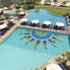 Отель Radisson Blu Resort, Sharjah ОАЭ, Шарджа - 6 отзывов об отеле, цены и фото номеров - забронировать отель Radisson Blu Resort, Sharjah онлайн бассейн