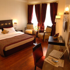 Tuvana Hotel - Special Class Турция, Анталья - 3 отзыва об отеле, цены и фото номеров - забронировать отель Tuvana Hotel - Special Class онлайн сейф в номере