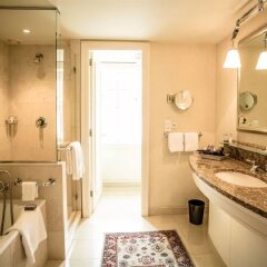 Отель Four Seasons Hotel Prague Чехия, Прага - 6 отзывов об отеле, цены и фото номеров - забронировать отель Four Seasons Hotel Prague онлайн ванная