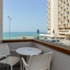 Gordon By The Beach Израиль, Тель-Авив - 1 отзыв об отеле, цены и фото номеров - забронировать отель Gordon By The Beach онлайн балкон