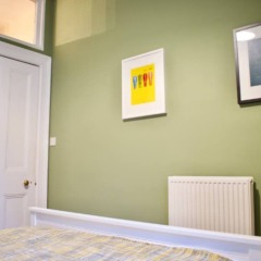 Отель Traditional 2 Bedroom Flat With Views of Portobello Beach Эдинбург комната для гостей фото 4