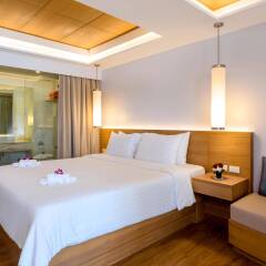Отель Beyond Resort Karon комната для гостей