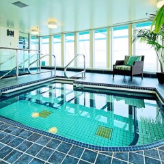 Отель Hampton Inn and Suites by Hilton, Downtown Vancouver Канада, Ванкувер - отзывы, цены и фото номеров - забронировать отель Hampton Inn and Suites by Hilton, Downtown Vancouver онлайн бассейн фото 2
