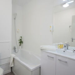 Отель Zenitude Hôtel-Résidences Toulouse Métropole Франция, Тулуза - отзывы, цены и фото номеров - забронировать отель Zenitude Hôtel-Résidences Toulouse Métropole онлайн ванная