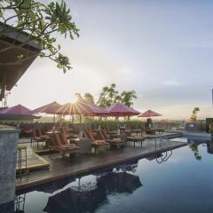 Отель Swiss-Belinn Legian бассейн фото 2
