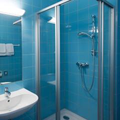 Stanys Hotel & Apartments ванная
